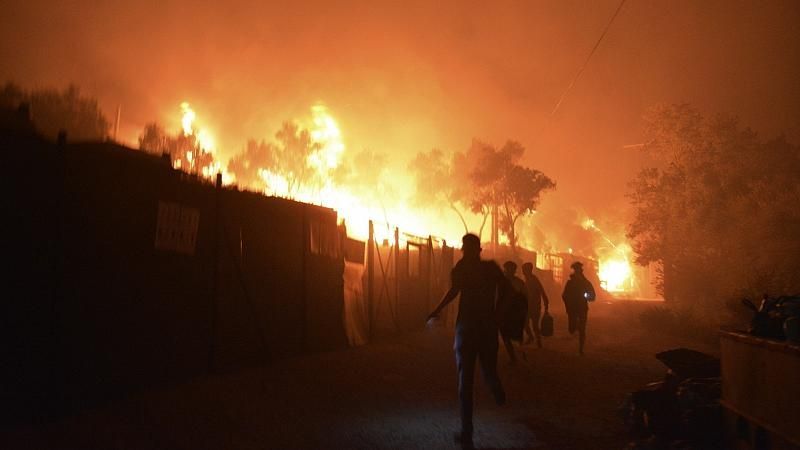 Μόρια: Κάηκε η δομή – Εκκενώθηκε, στον δρόμο οι μετανάστες | sportime.gr