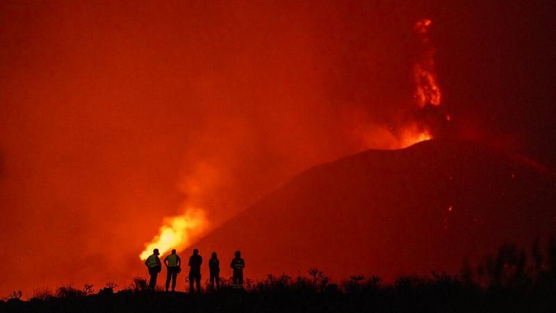 Vulkan spuckt: La Palma muss Flughafen sperren