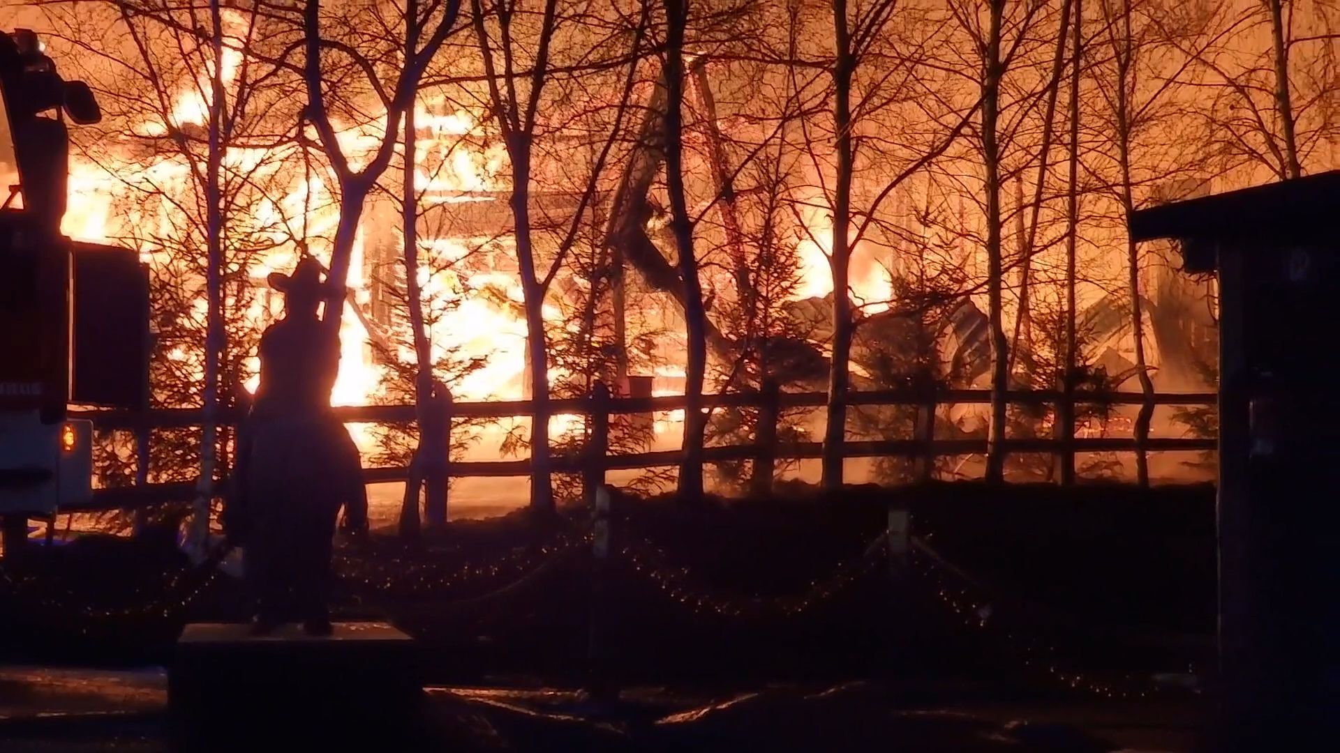 Großbrand in der Westernstadt Pullman City - Video