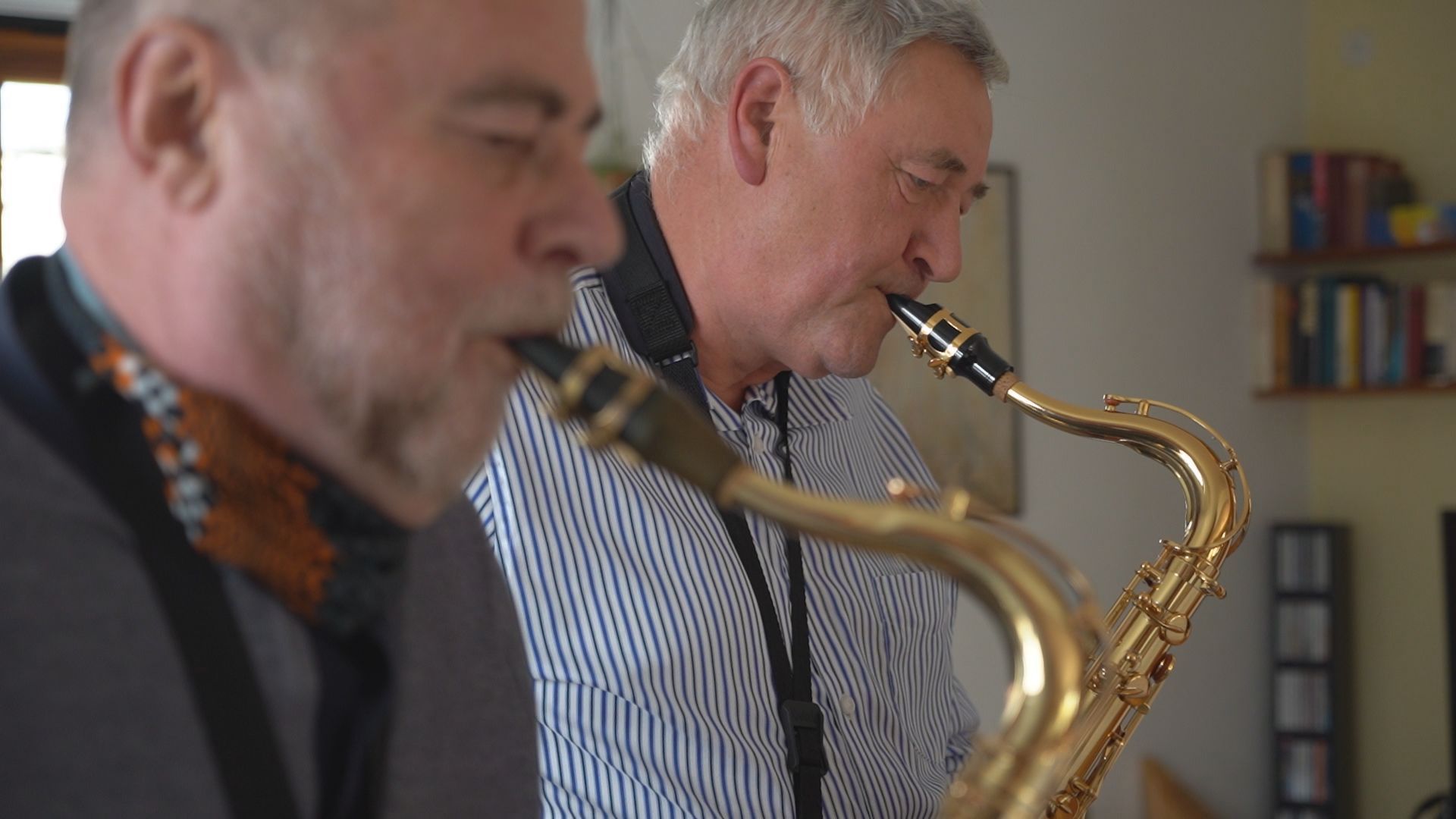 Ehemalige Redakteure der MZ spielen zusammen Saxophon