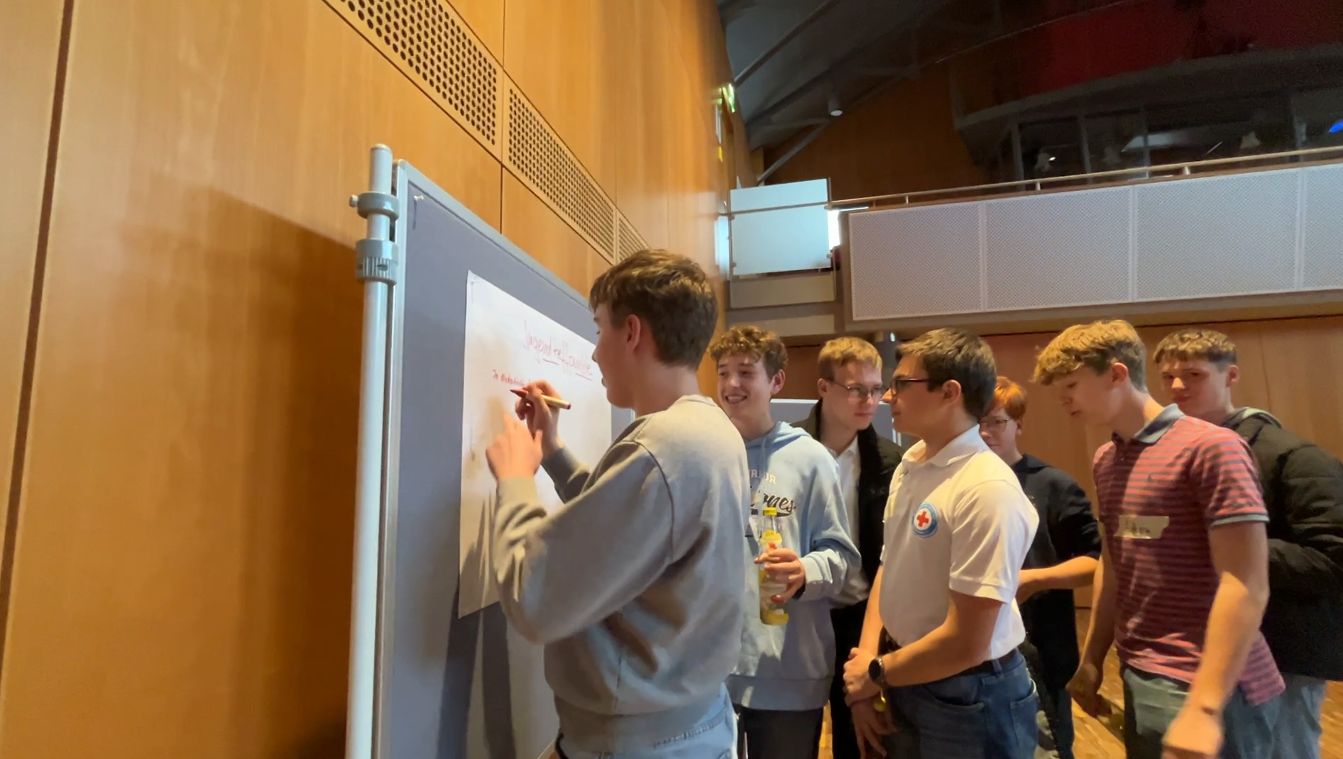 Video: Jugendliche gestalten Landaus Zukunft mit