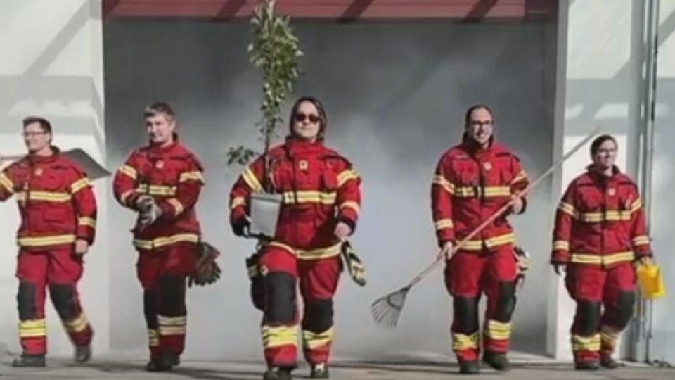 Video: Die witzigsten Clips zur Baumpflanz-Challenge im Rottal