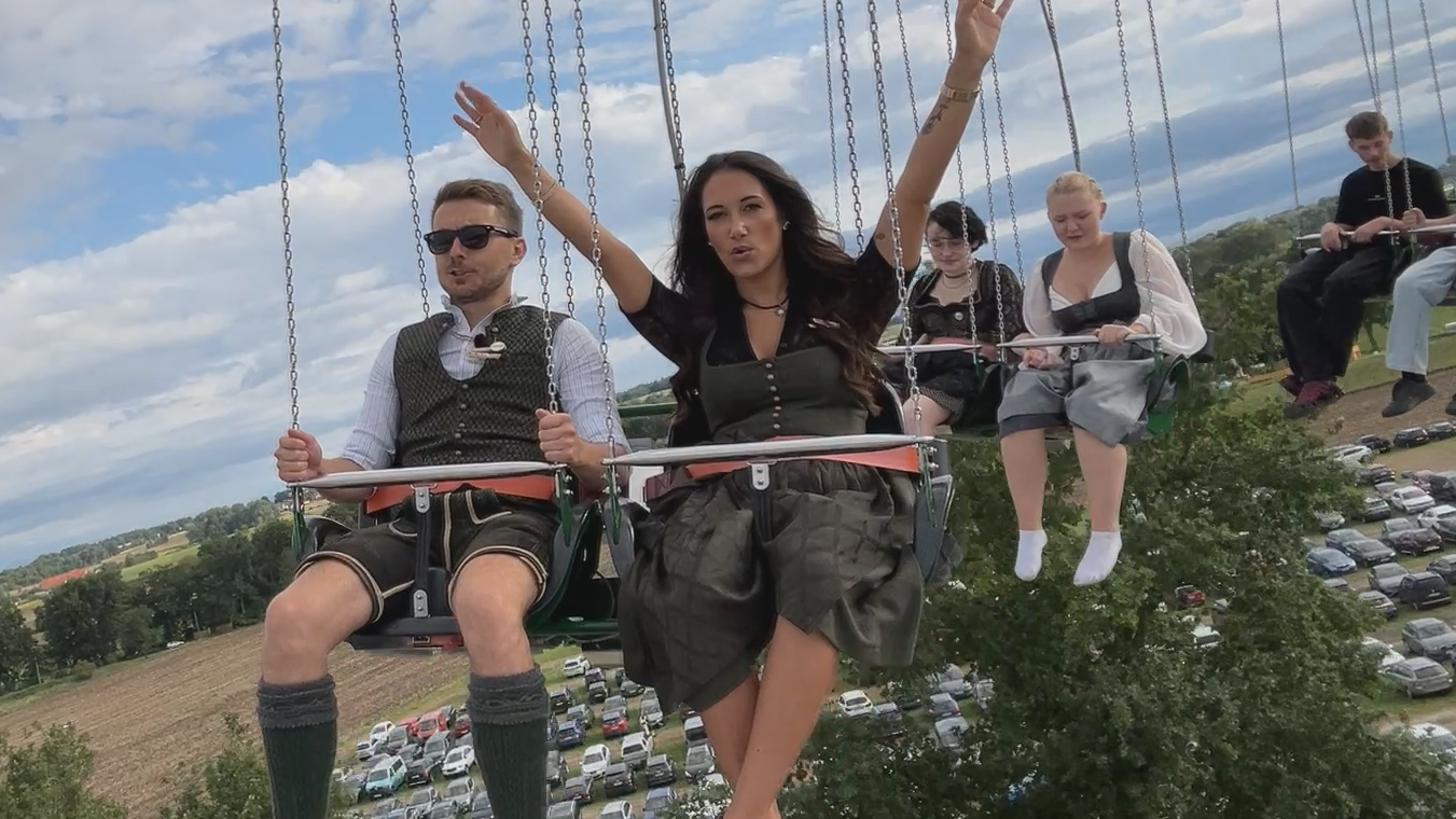 Video: Karpfhamer Fest: Die „wuidesten“ Fahrgeschäfte im Test