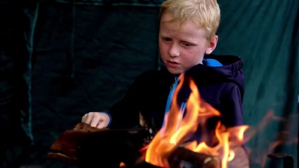 Video: Verbrennungen am Grill: So schützen Eltern ihre Kinder