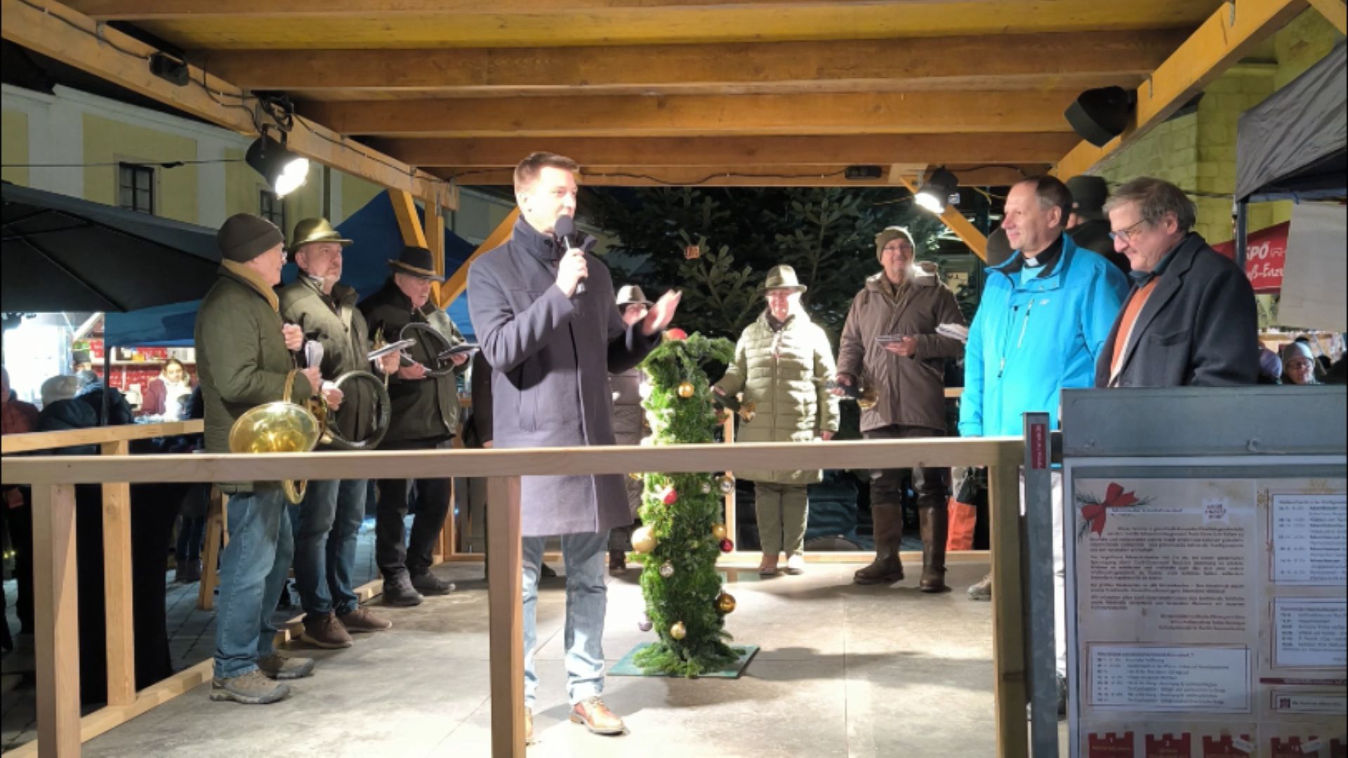 Adventzauber-am-Kirchenplatz-Gro-Enzersdorf