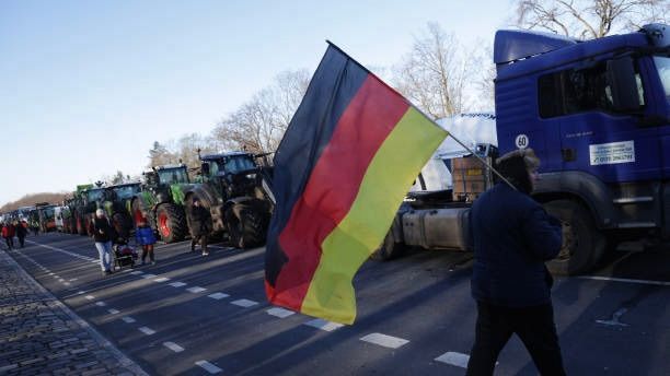 Berlin: Bauernproteste eskalieren, Polizisten verletzt