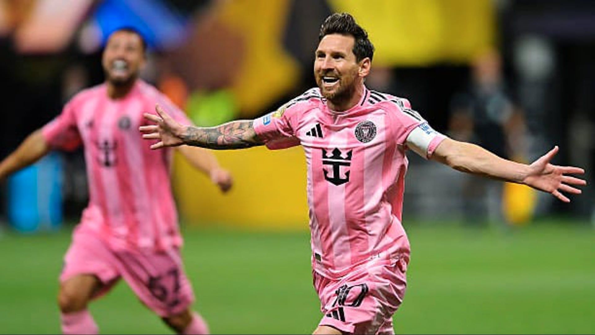 Messi führt Miami mit einem Freistoßtor zum Sieg über Porto