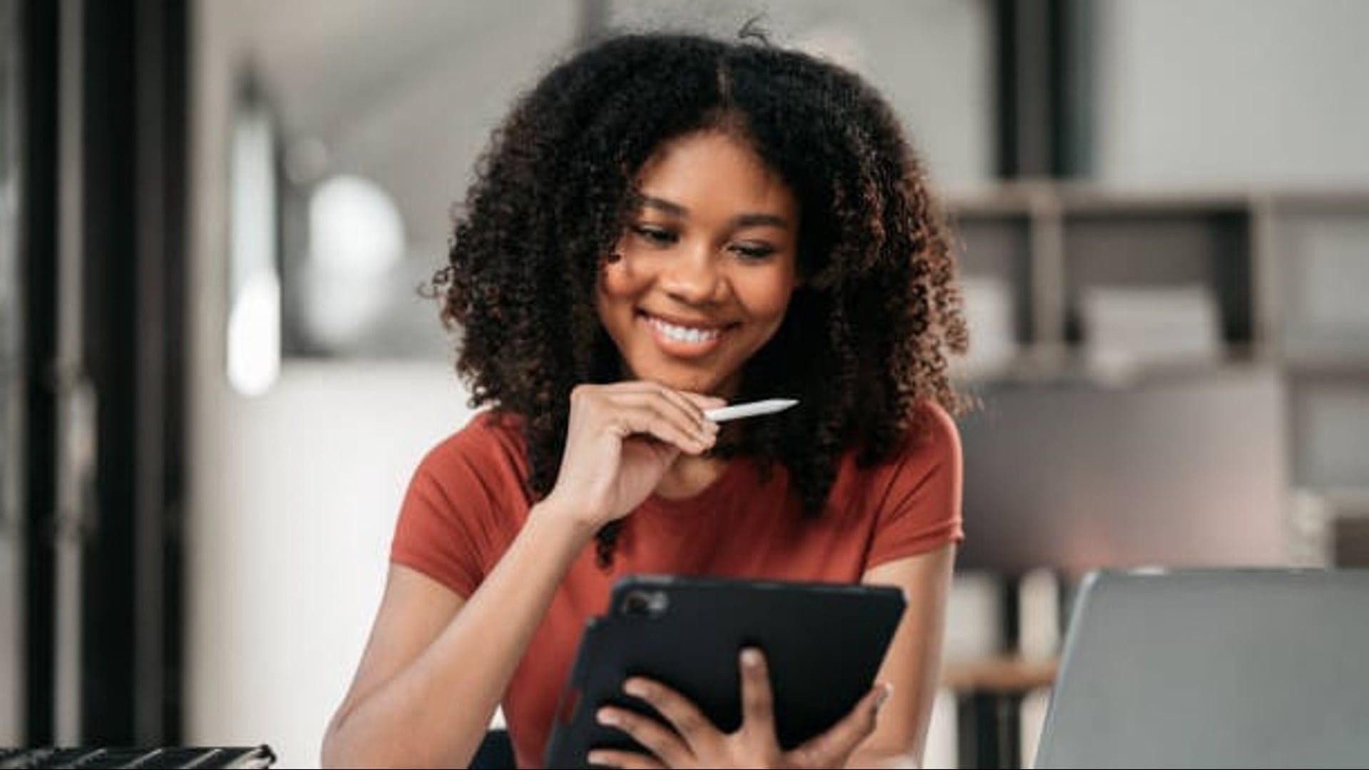 Practical Ways to Use AI Tools in Your Daily Life