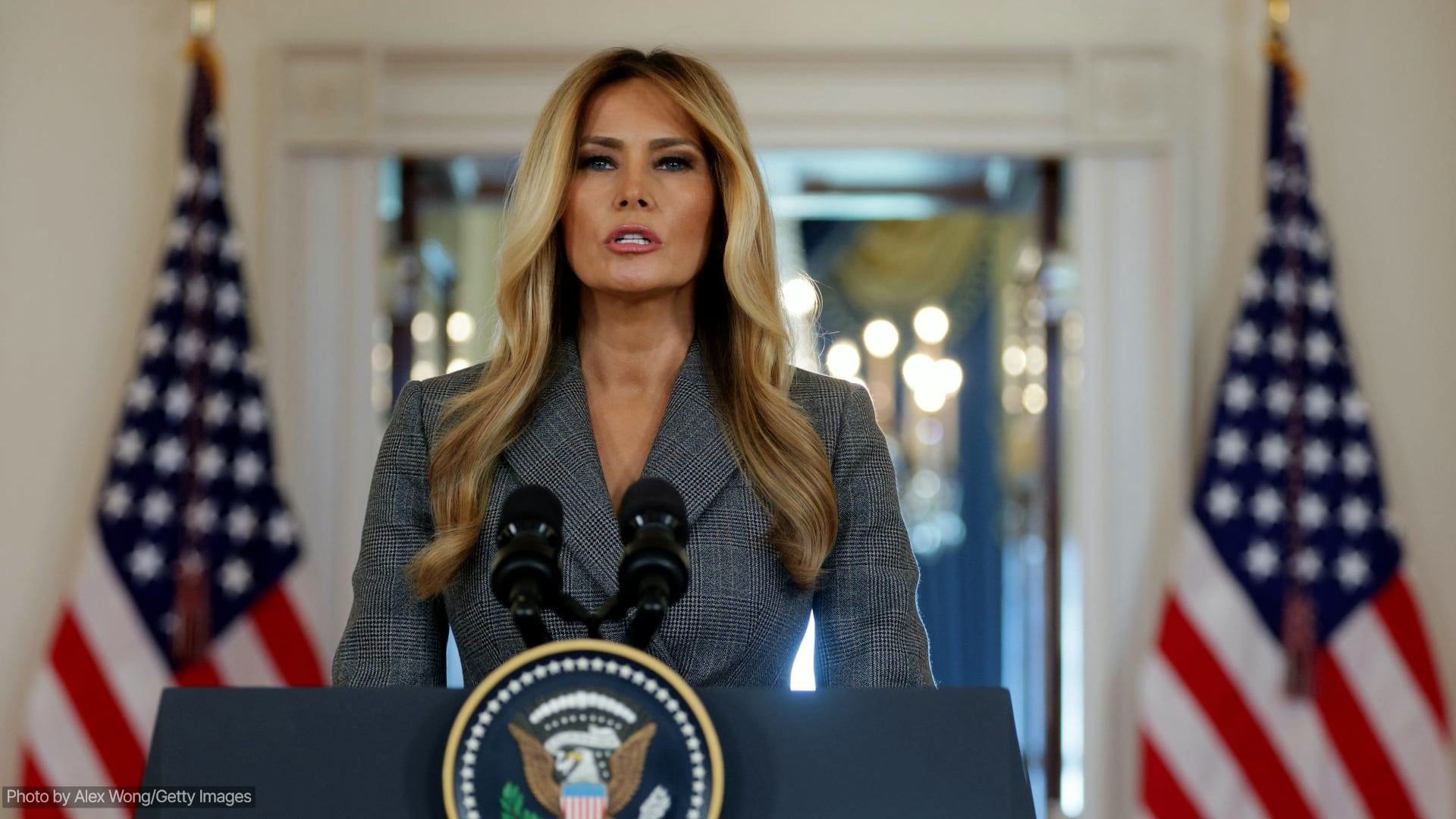 Video: Melania Trump Bestreitet Verbindungen Zu Epstein In Einer Ungeplanten Öffentlichen Ansprache