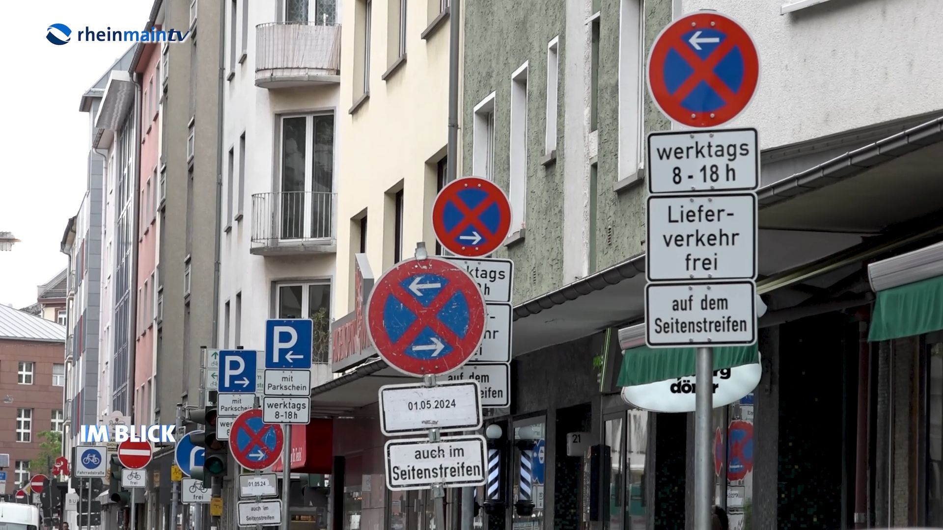Ärger um Schilderflut in Grüneburgweg in Frankfurt