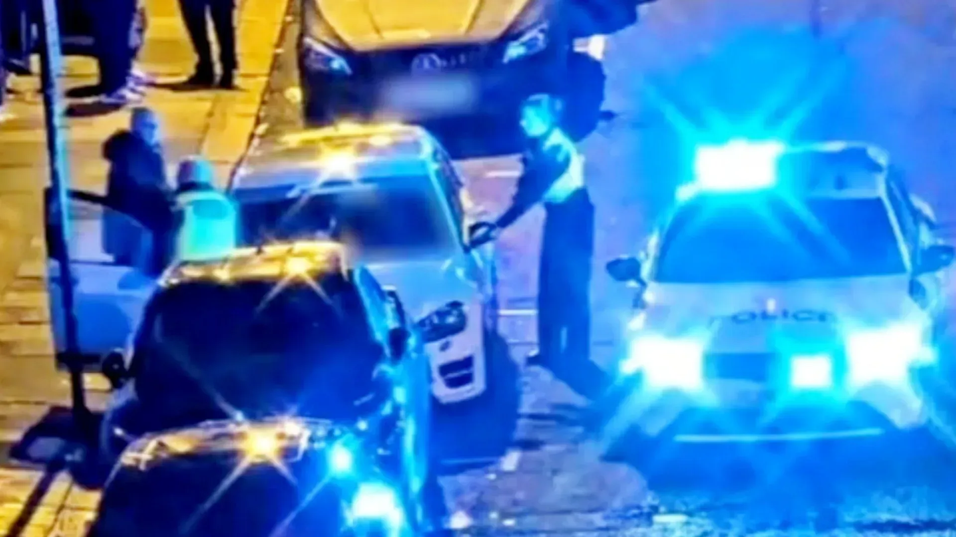 Video: Falscher Taxifahrer entführt betrunkene Frau nach Feierabend mit Freunden
