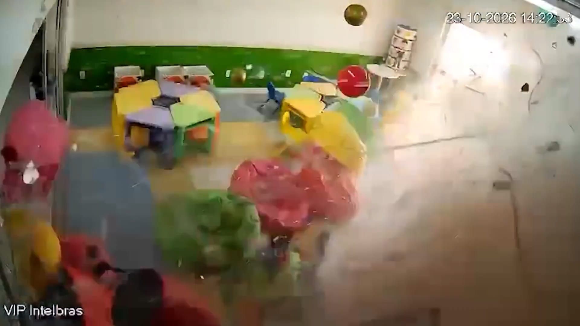 Video: Brasilien: Flugzeug stürzt in Klassenzimmer – Kinder bleiben unverletzt