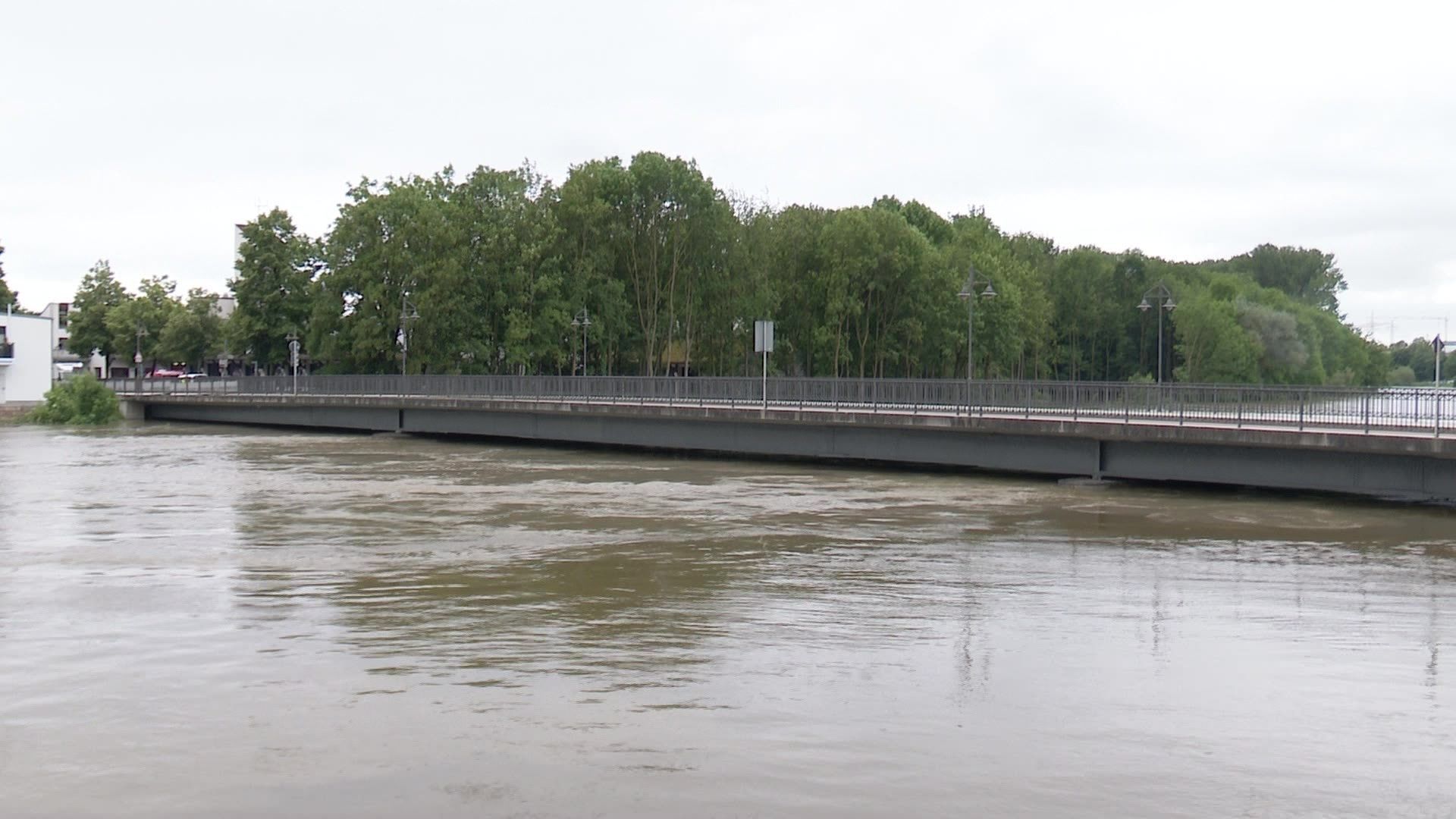 Hochwasser - weiterhin kritische Phase