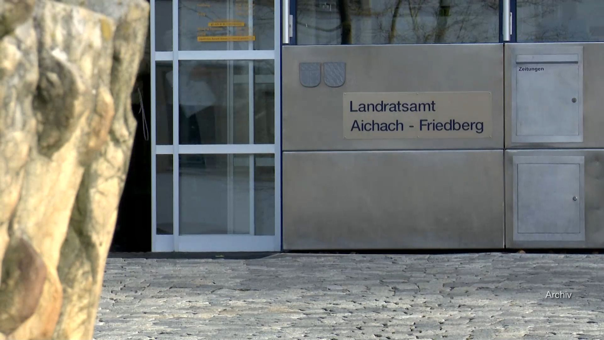 a.tv compact: 900 animal carcasses land on landfill after fire
