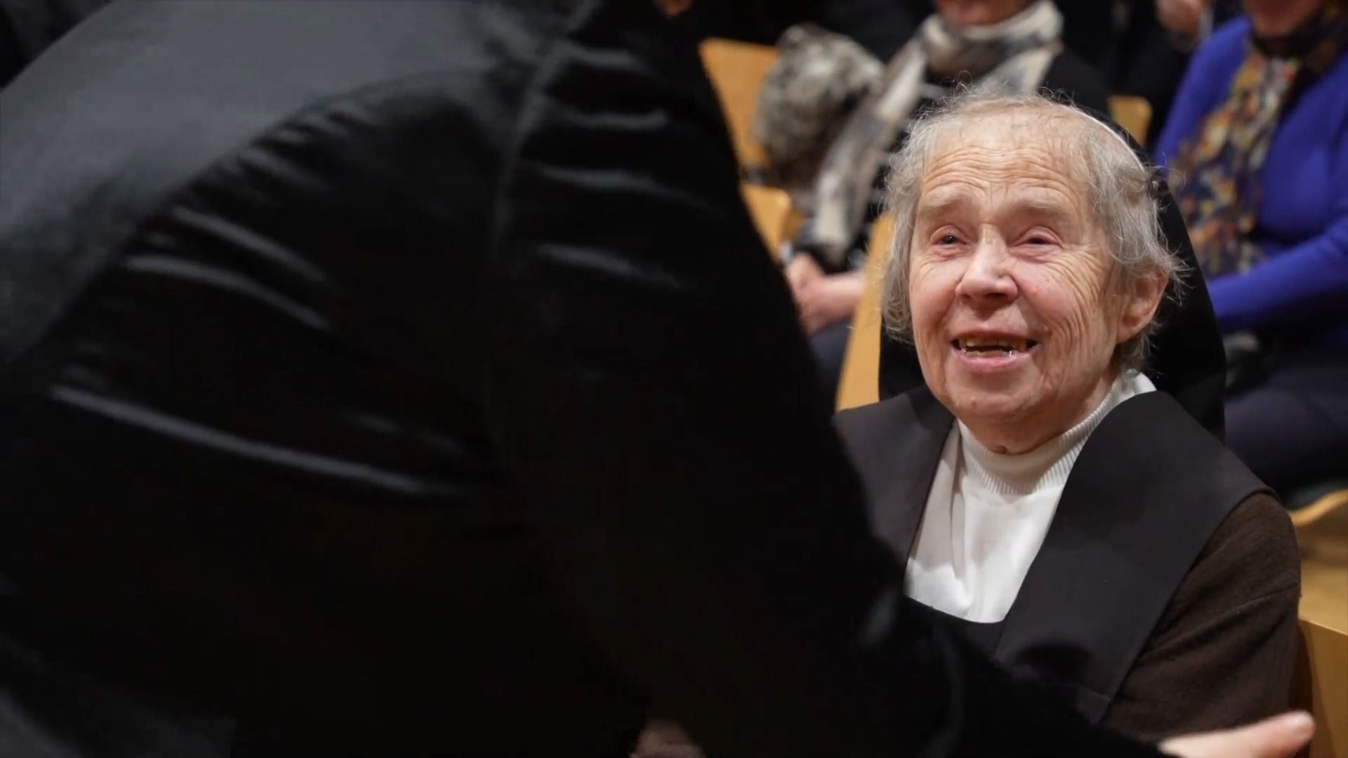 Video: Karmelitinnen verlassen Welden