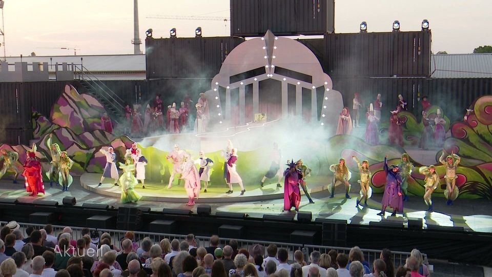 Trotz Spielstätten-Frust: gelungene Premiere für Spamalot auf der Sommerbühne am Gaswerk