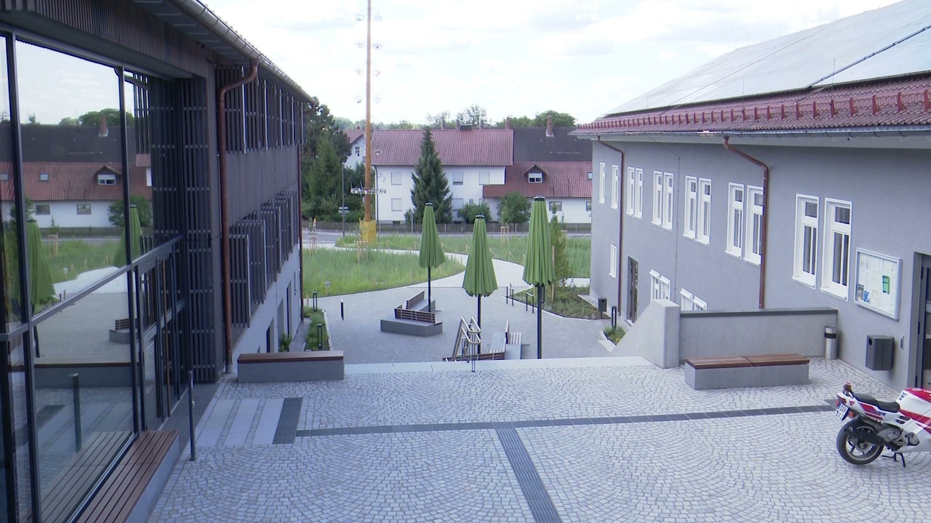 Video: Millionenprojekt fertig - Neues Rathaus und Ortsmitte in Dasing
