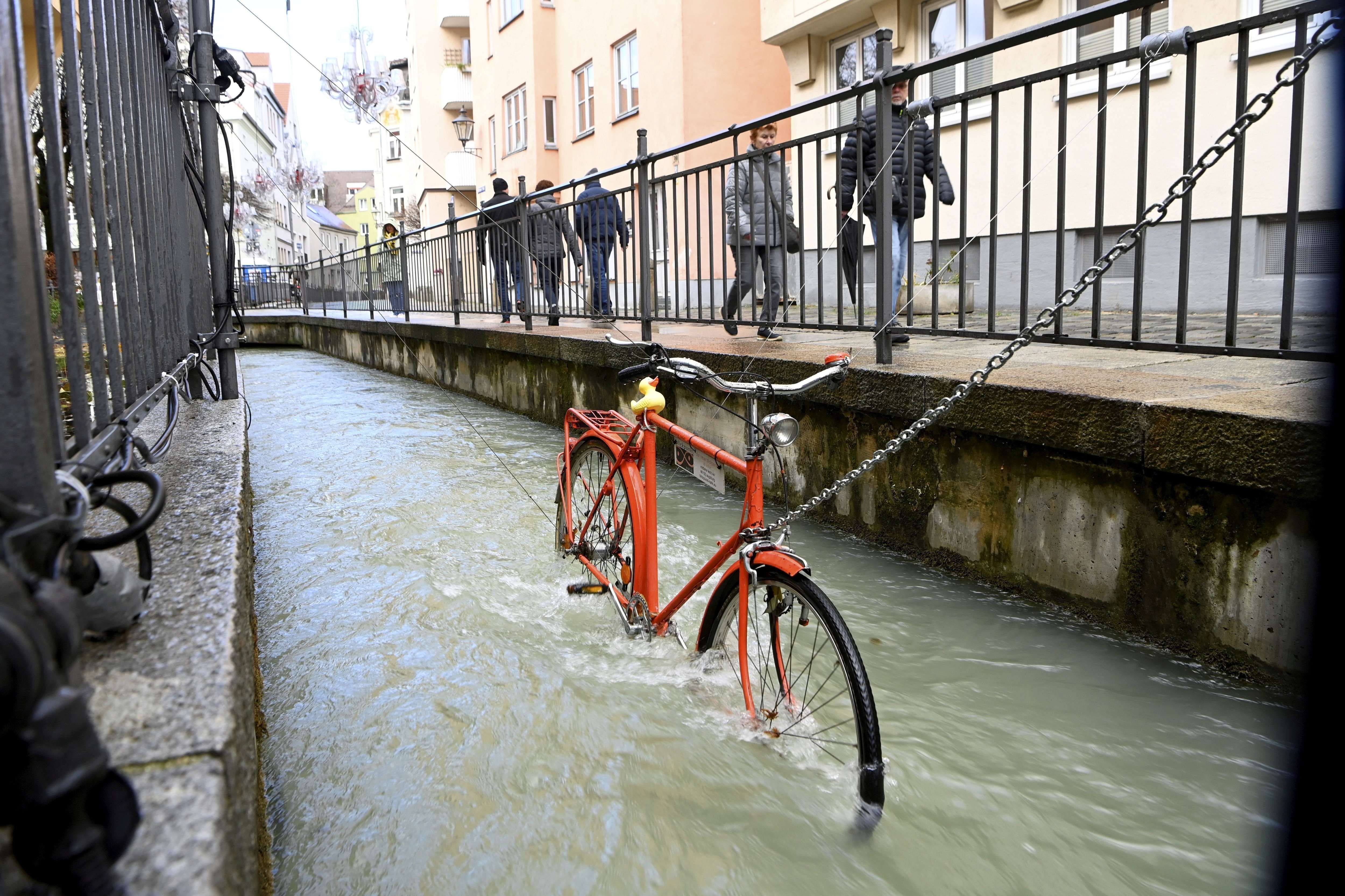 Video: Kehrt das Fahrrad in den Lechkanal zurück?