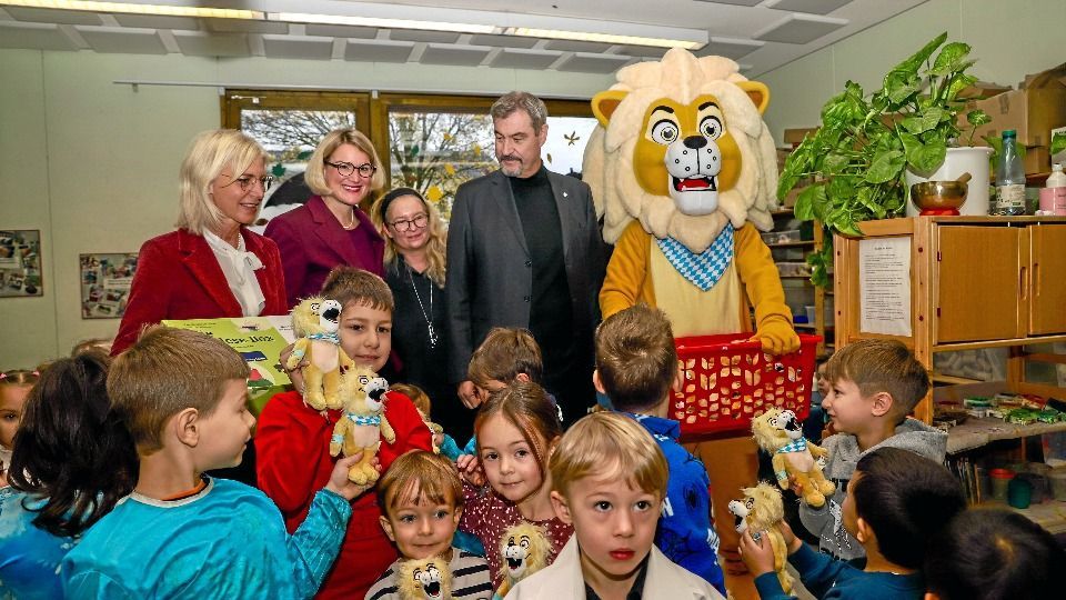 Markus Söder besucht eine Kita in Augsburg Markus Söder besucht eine Kita in Augsburg