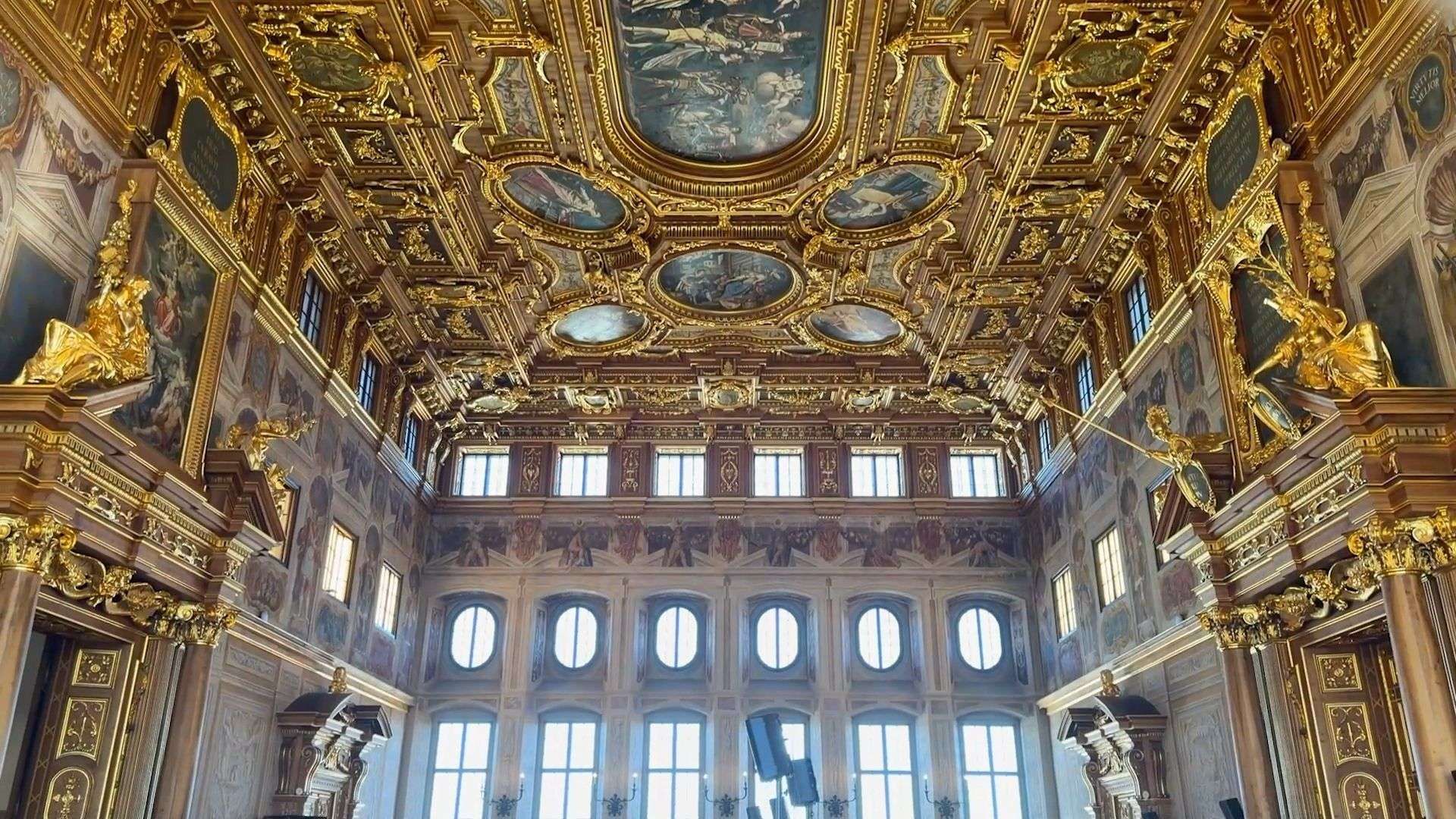 Video: Nach zwei Jahren wieder offen: So sieht das Augsburger Rathaus jetzt aus