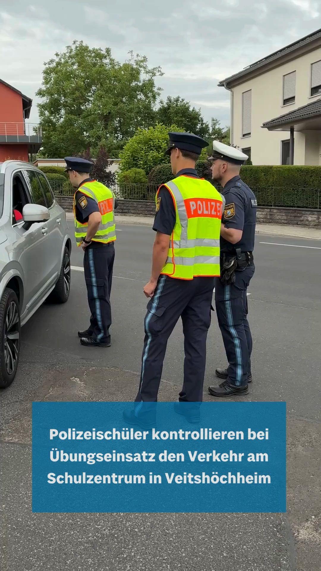 Video: Polizeischüler üben an Veitshöchheimer Schulen erste Verkehrskontrollen