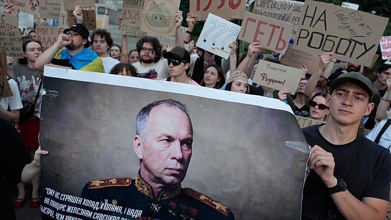 Video: Wer ist der neue Oberbefehlshaber der Ukraine Mychajlo Drapatyj?