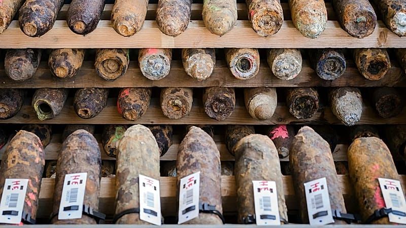 Video: Europas Waldbrände legen neue Gefahr frei: Vergrabene Bomben aus den Weltkriegen