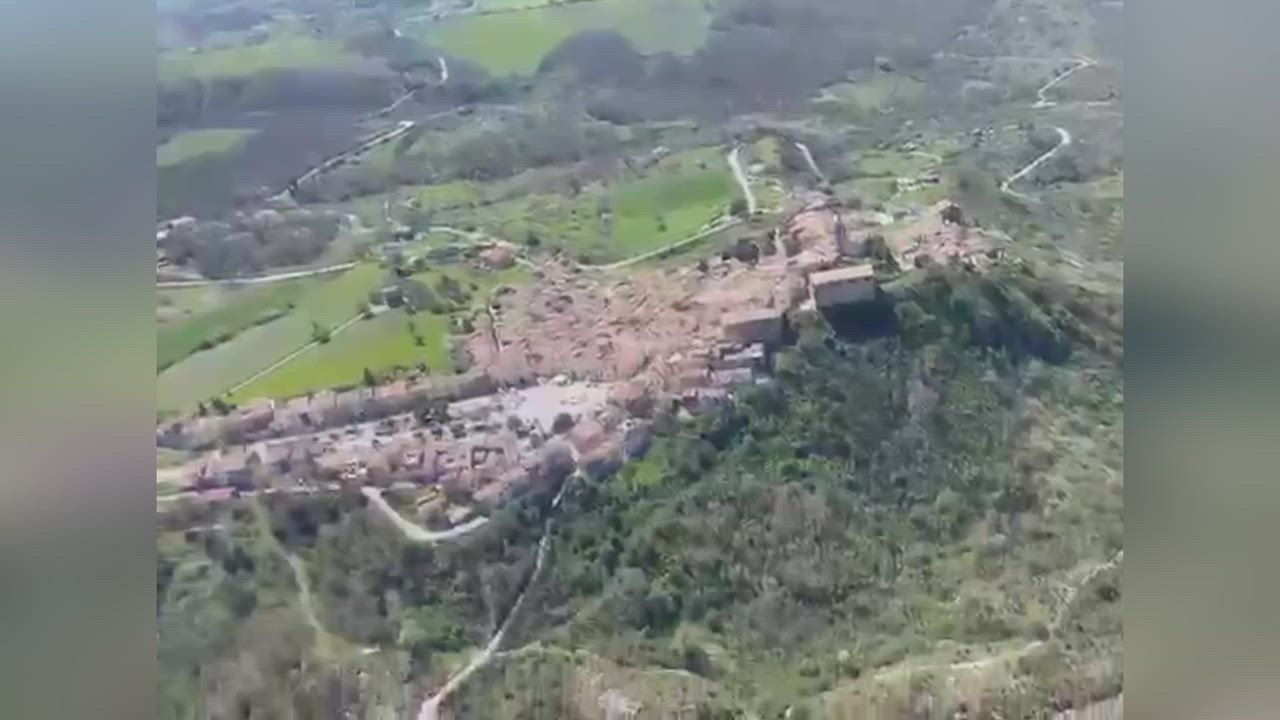 Video: Italien: Erdrutsch zwingt zur Evakuierung von 50 Menschen in Ortschaft in Süditalien