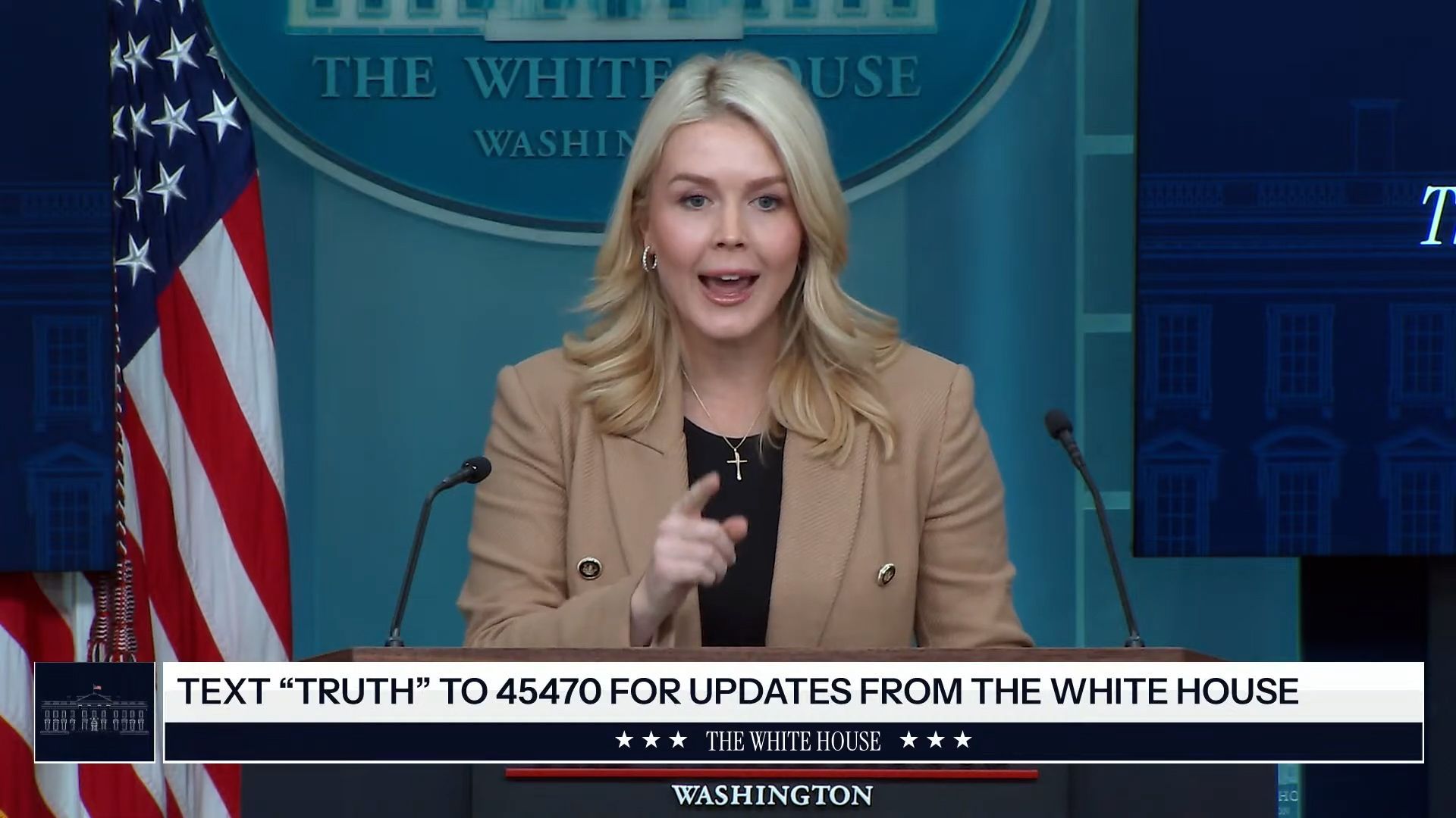 Video: „Sie sind ein linker Hetzer“: US-Regierungssprecherin geht nach ICE-Frage auf Journalisten los
