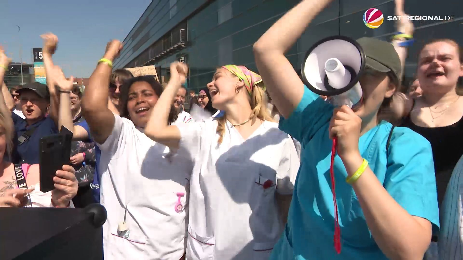 „Wir feiern Pflege“: Flashmob-Aktion von Azubis und Studierenden in Bremen