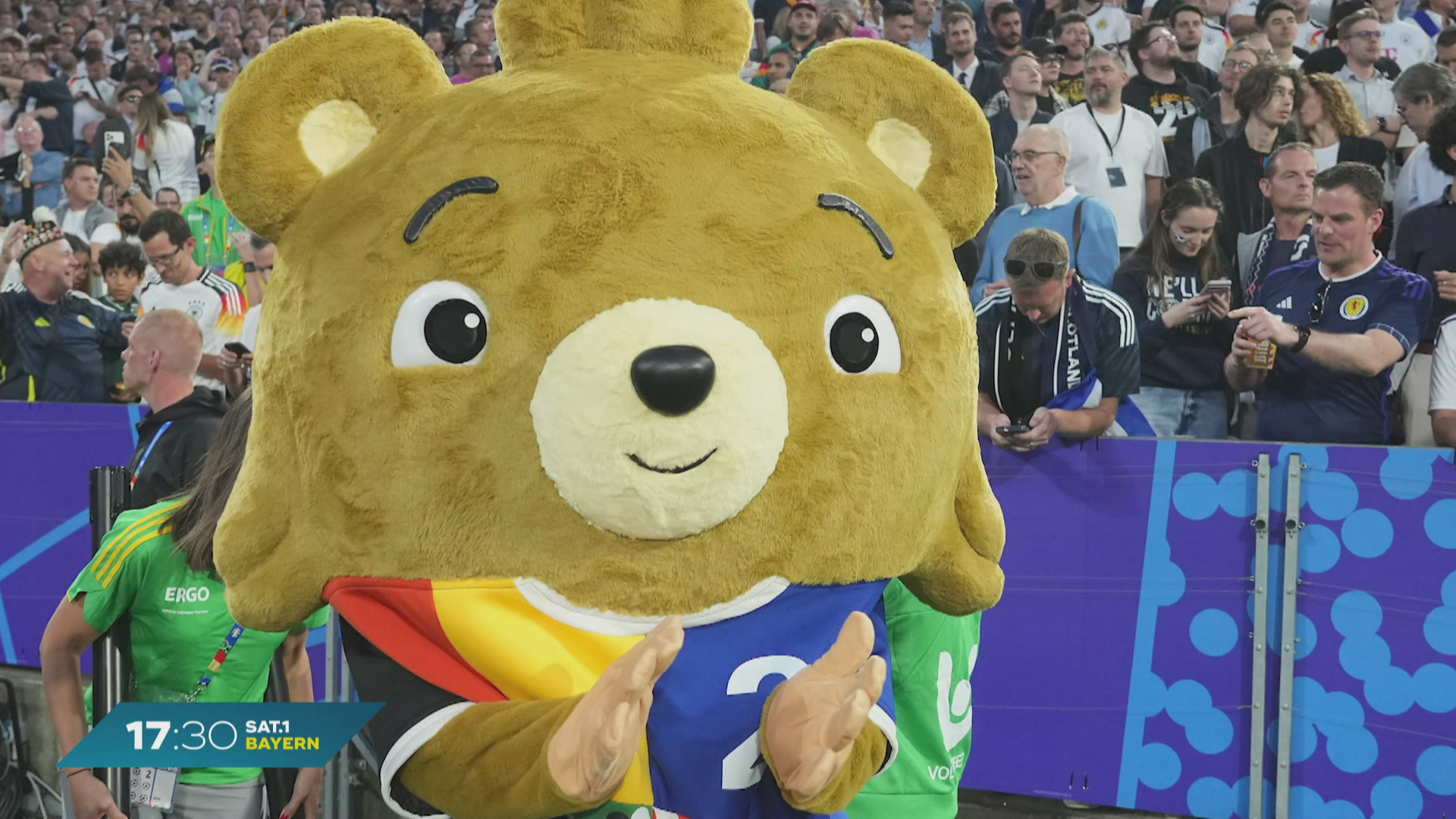 Falsches Maskottchen bei EM-Eröffnungsspiel: Polizei ermittelt gegen YouTuber