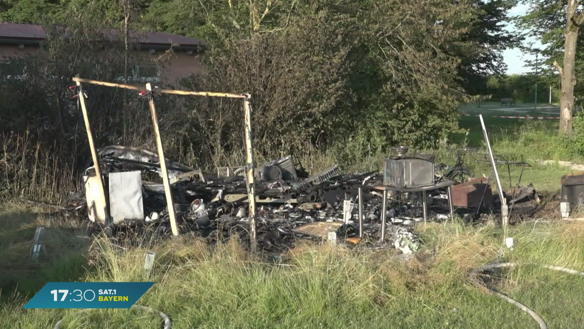 Wohnwagen-Explosion in Merkendorf: Camper in Lebensgefahr