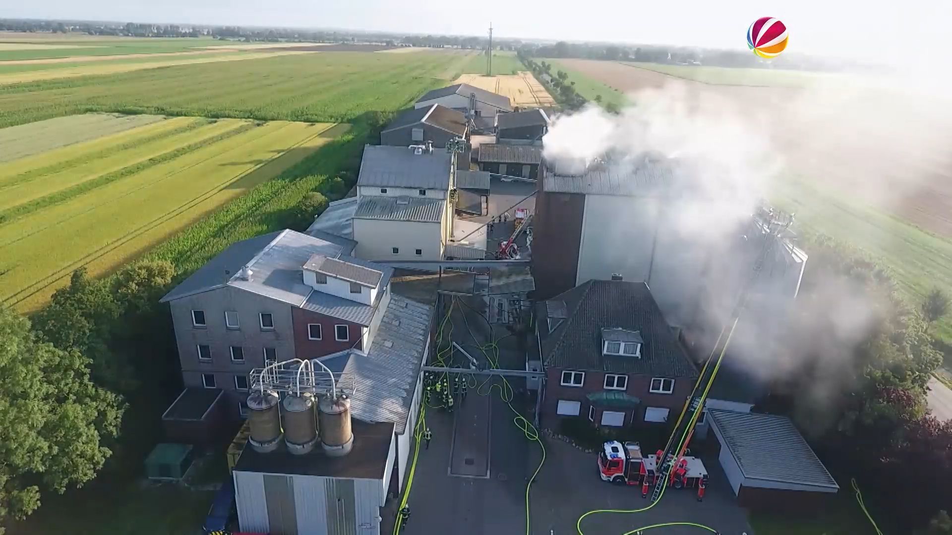 Getreidesilo in Kollmar in Brand