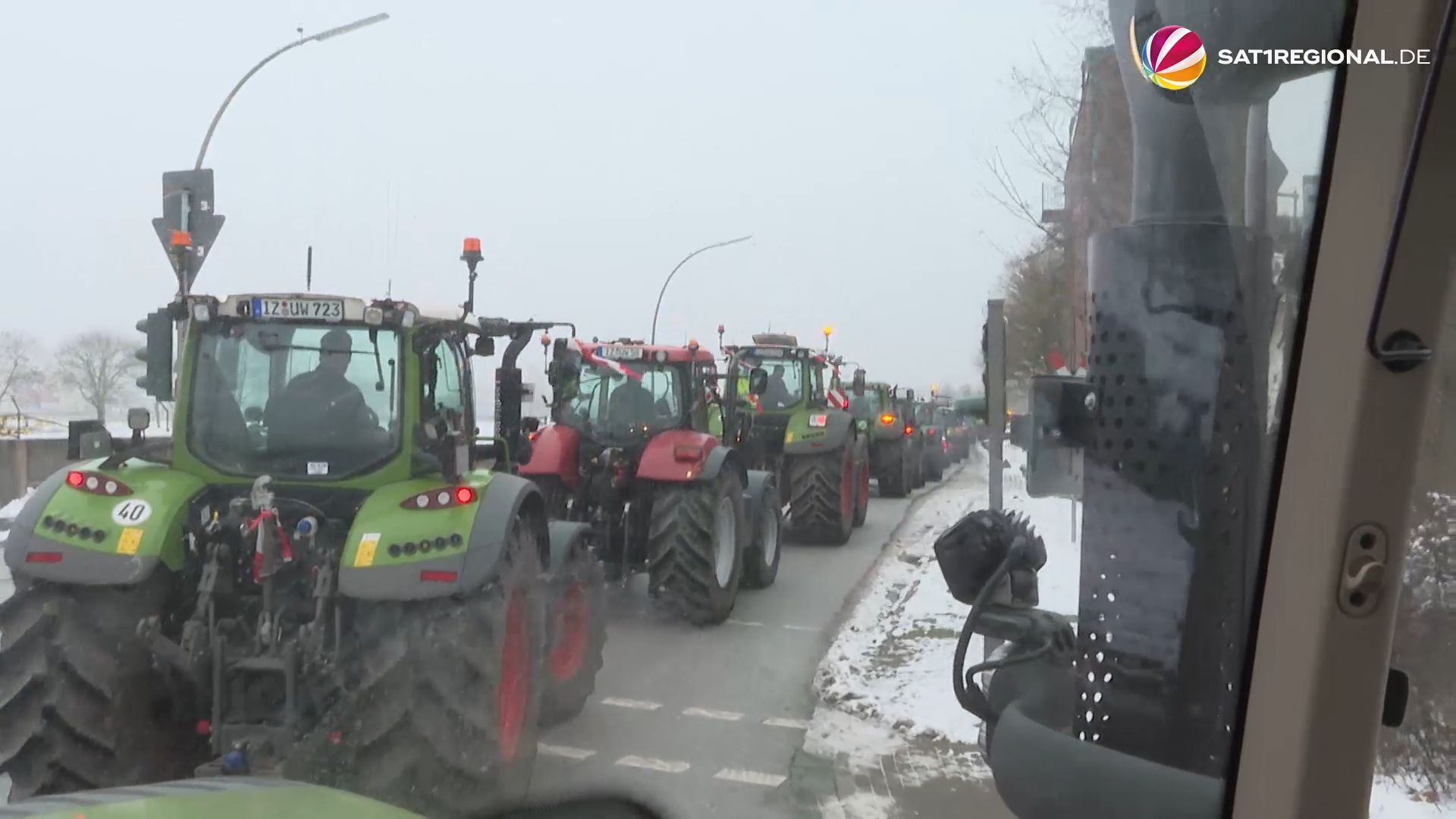 Bauernproteste gehen weiter: Rund 750 Landmaschinen auf Sternfahrt in den Hamburger Hafen