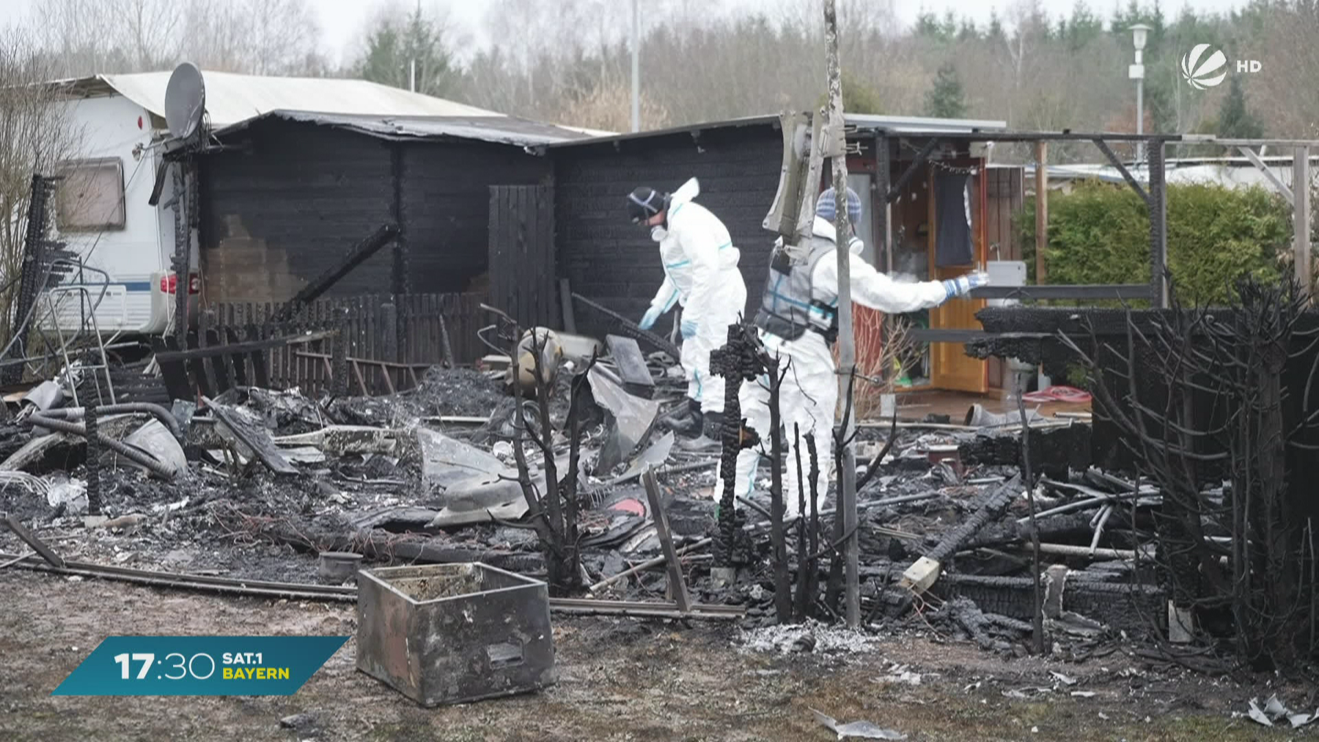 Wohnwagen-Brand auf Campingplatz: Eigentümer schwer verletzt