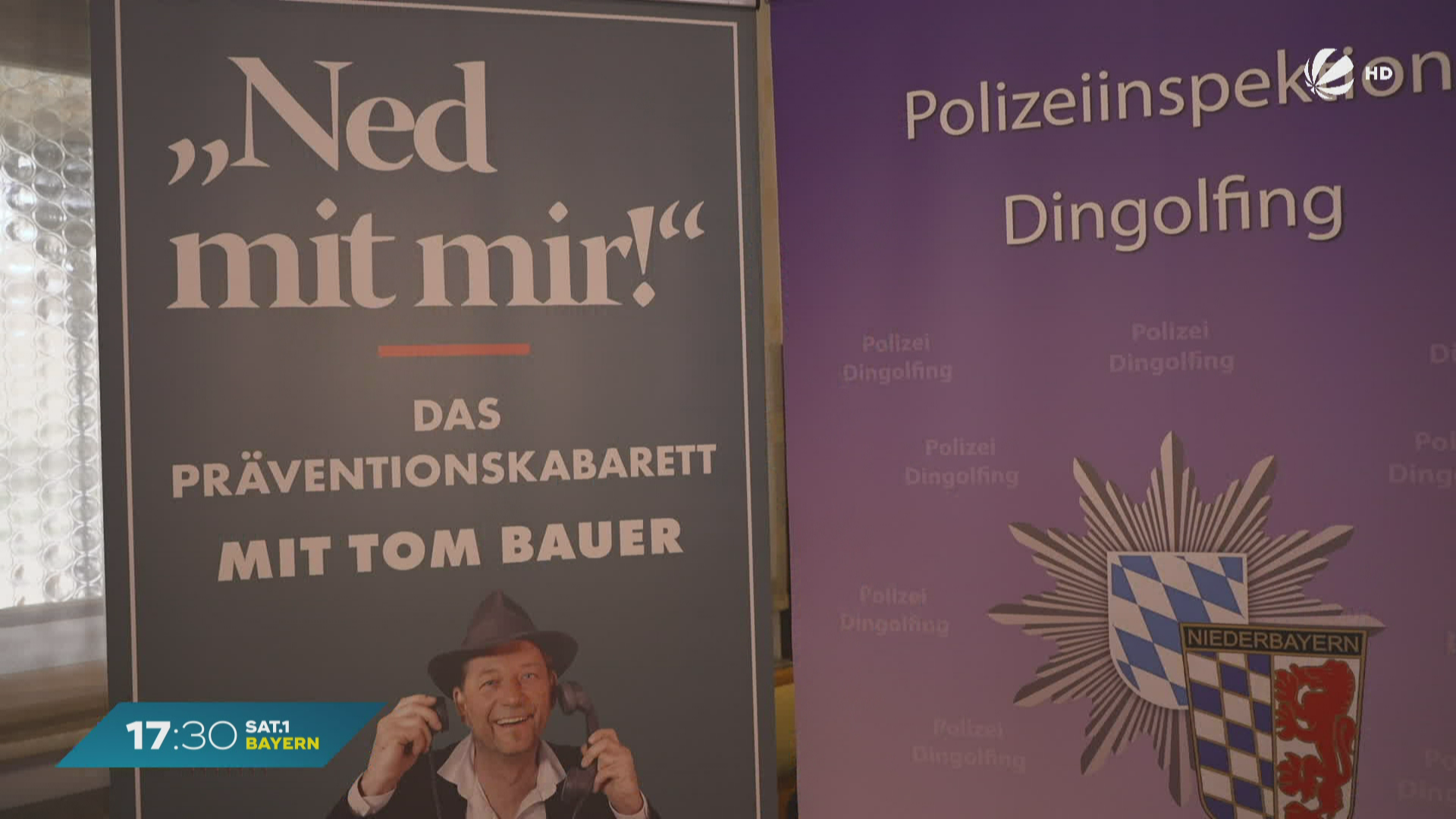 Telefonbetrüger in Bayern: Polizei macht mit Kabarett aufmerksam