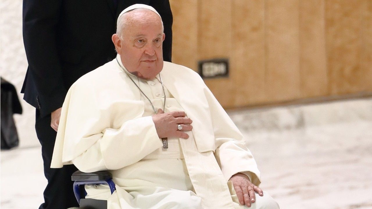 Papst krank: Weihnachtssegen in Gefahr?