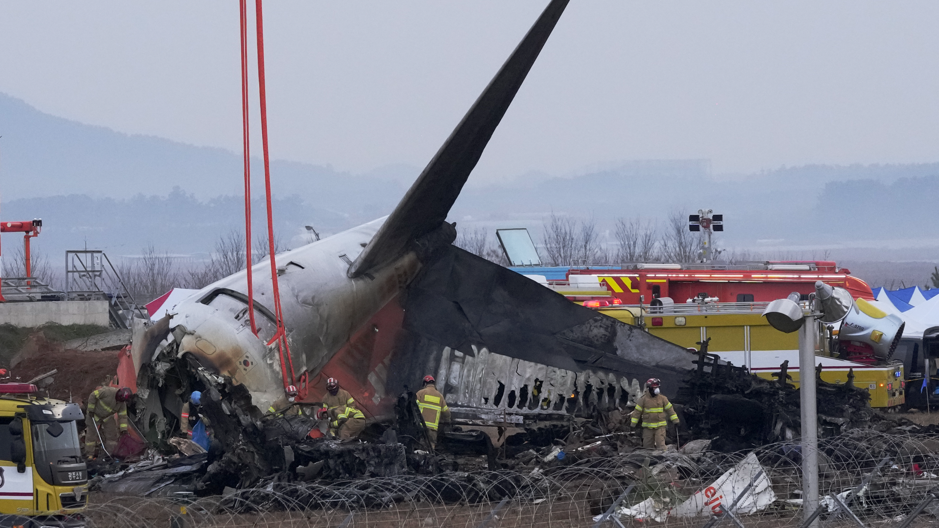 Flugzeugunglück in Südkorea: Notlandung endet in Flammen!