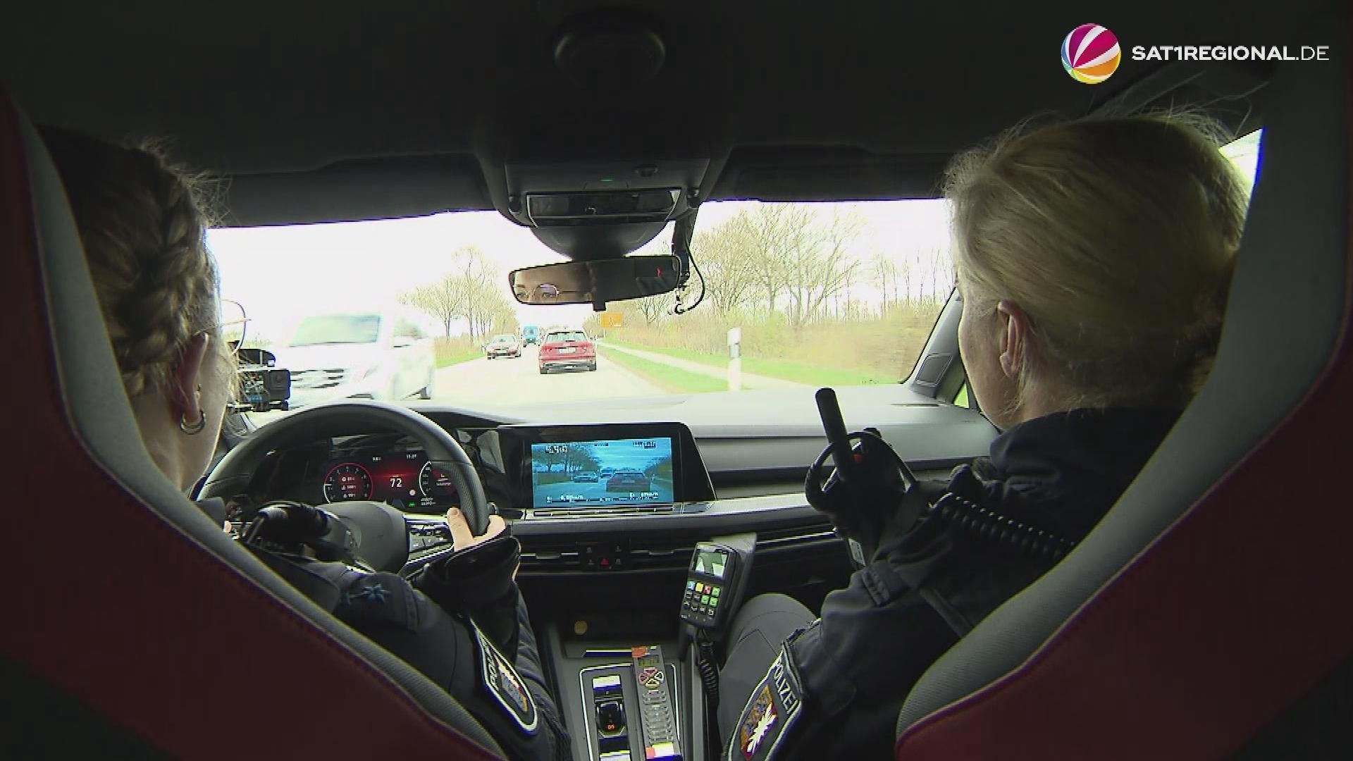 Video: Bundesweite Speedweek: Polizei zieht Raser aus dem Verkehr