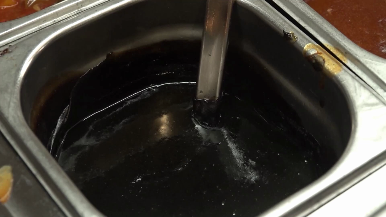 Video: Curry am Büchel: Eine neue Art, Wurst zu genießen