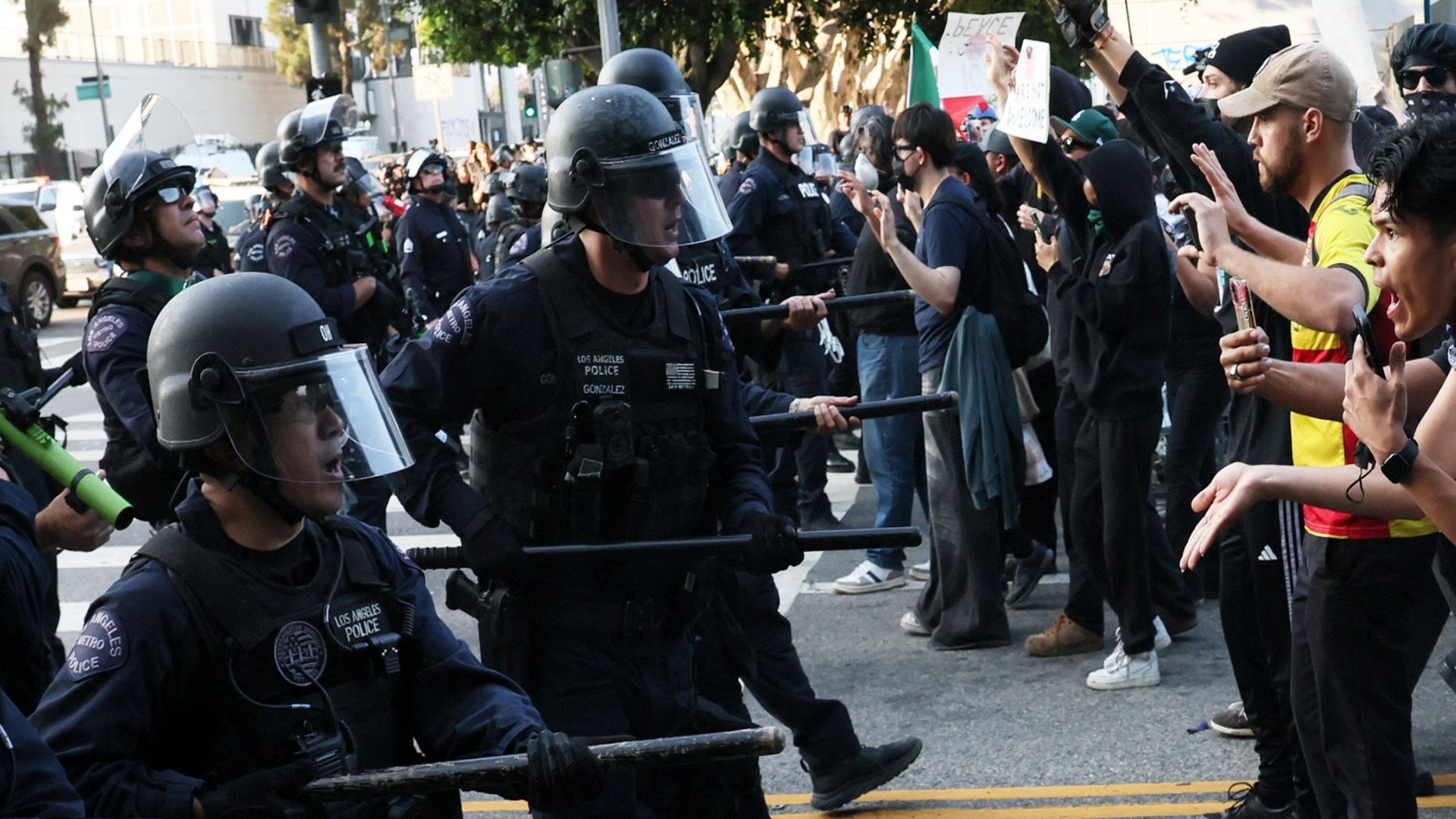 Video: L.A.: Trump schickt noch mehr Soldaten