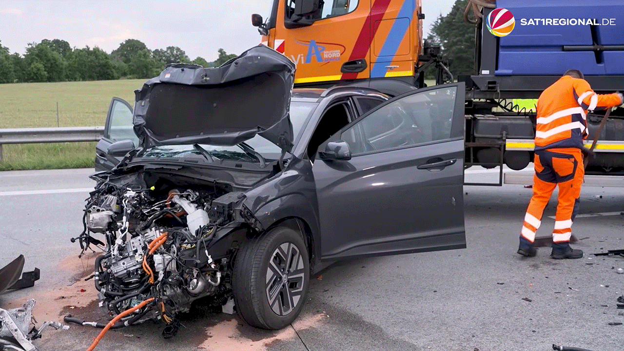 Video: Unfall auf A7: 60-jähriger Fahrer schwer verletzt