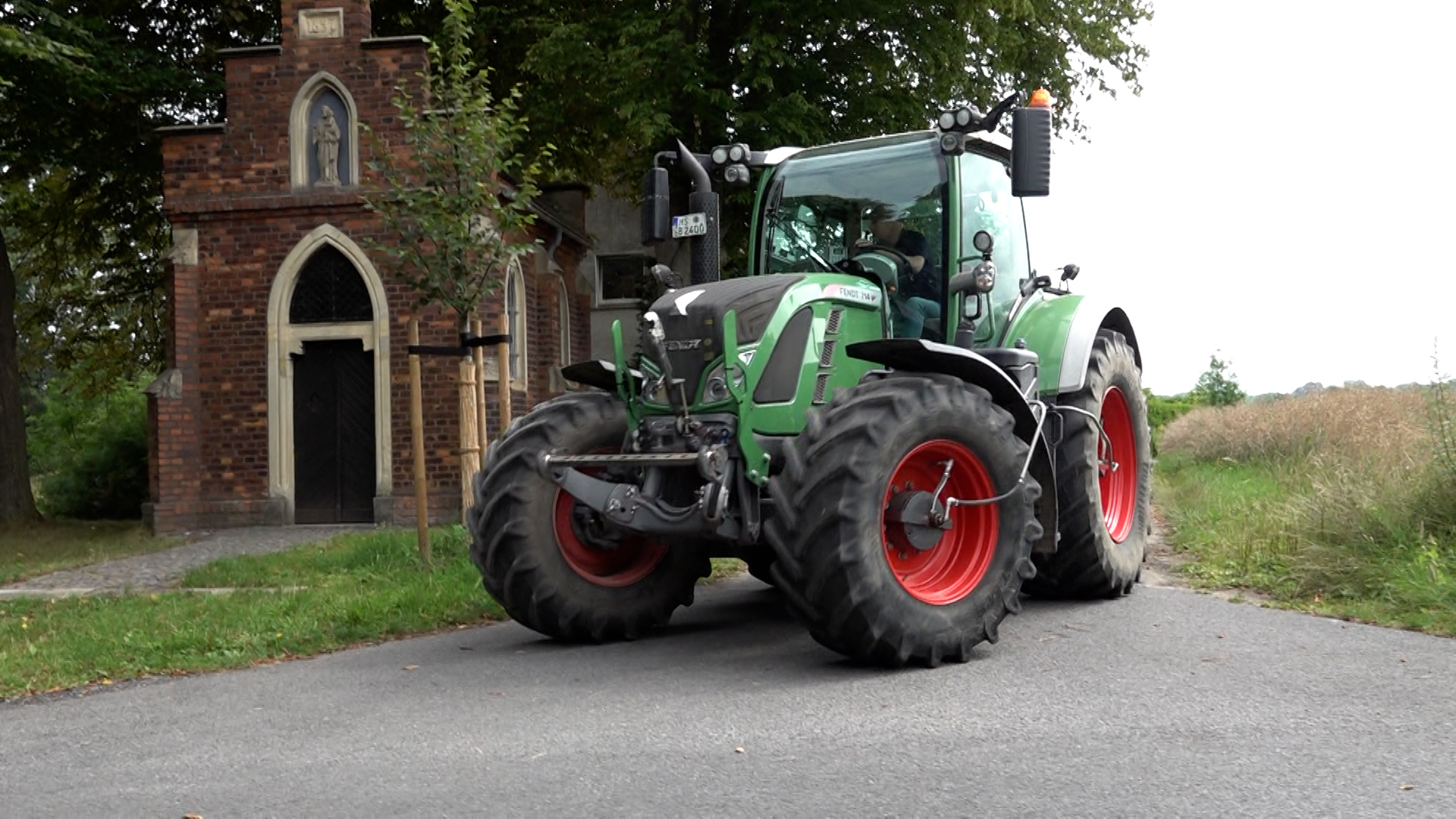 Video: Aktion 'Rücksicht macht Wege breit' für sicherere Feldwege