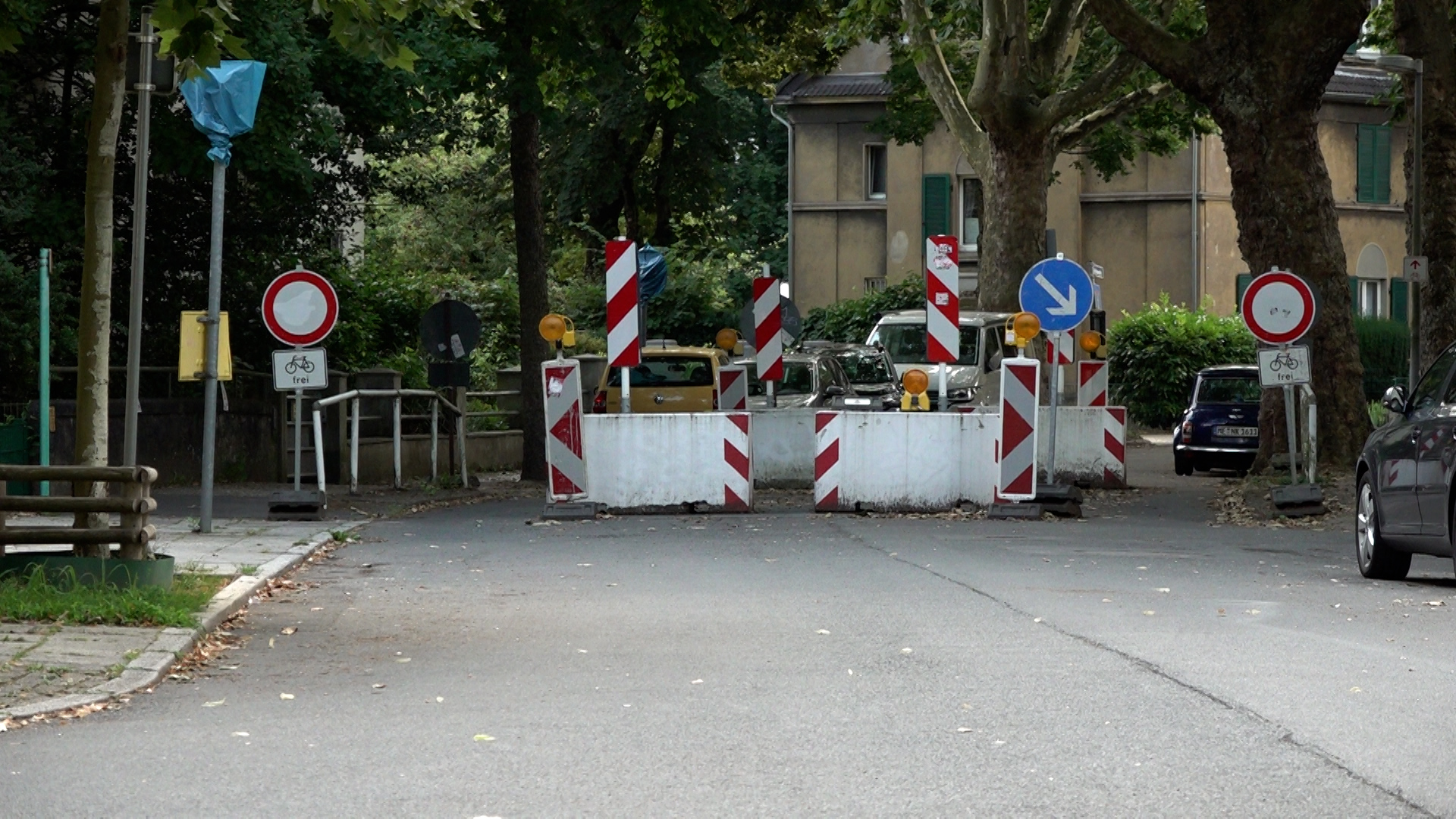 Video: Gesperrte Rinderbachbrücke: Essen-Kettwigs 20m langes Ärgernis