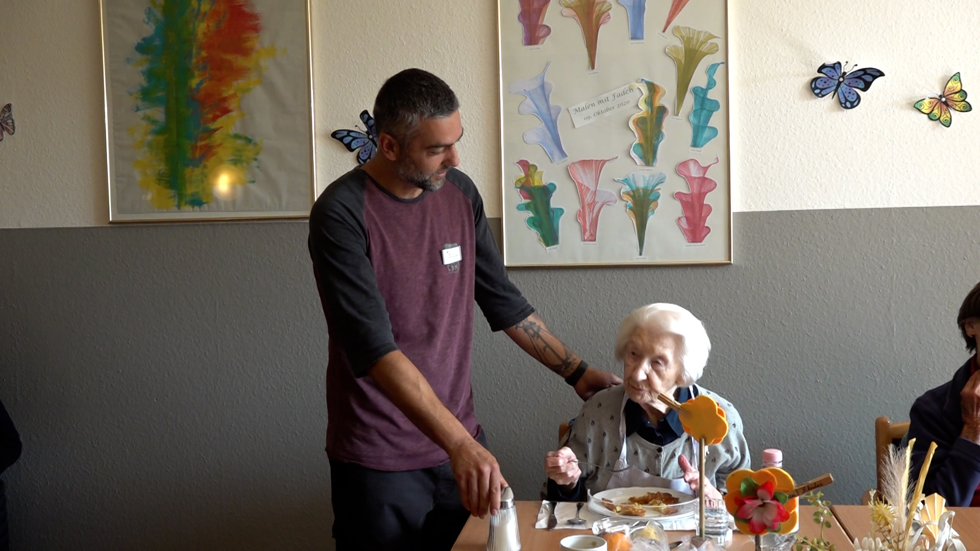 Video: Pflegeberuf: Dringend mehr Interesse und Investitionen nötig