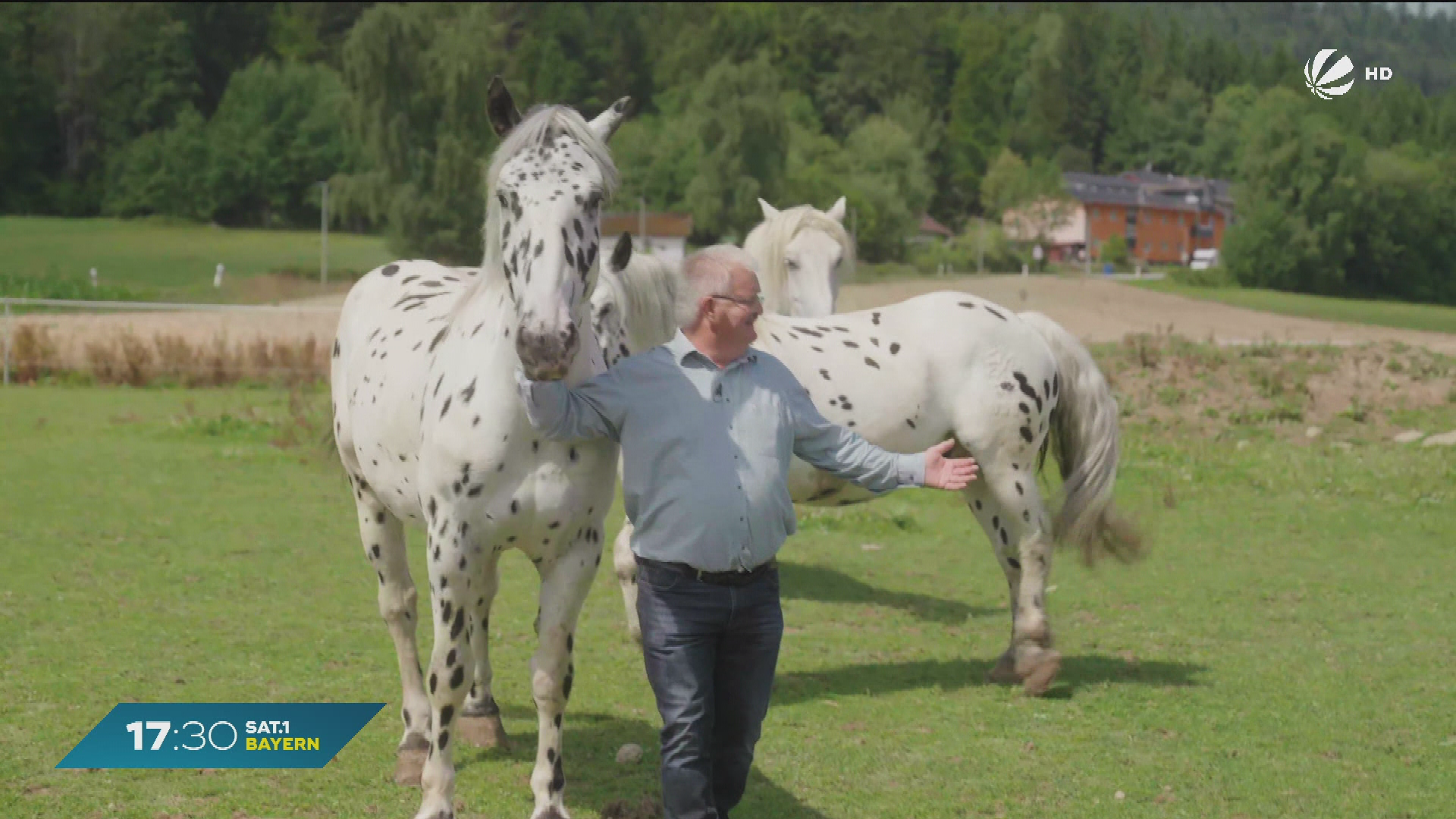 Video: Landwirtschaft in Bayern: EU-Landwirtschafts-Kommissar trifft Landwirt