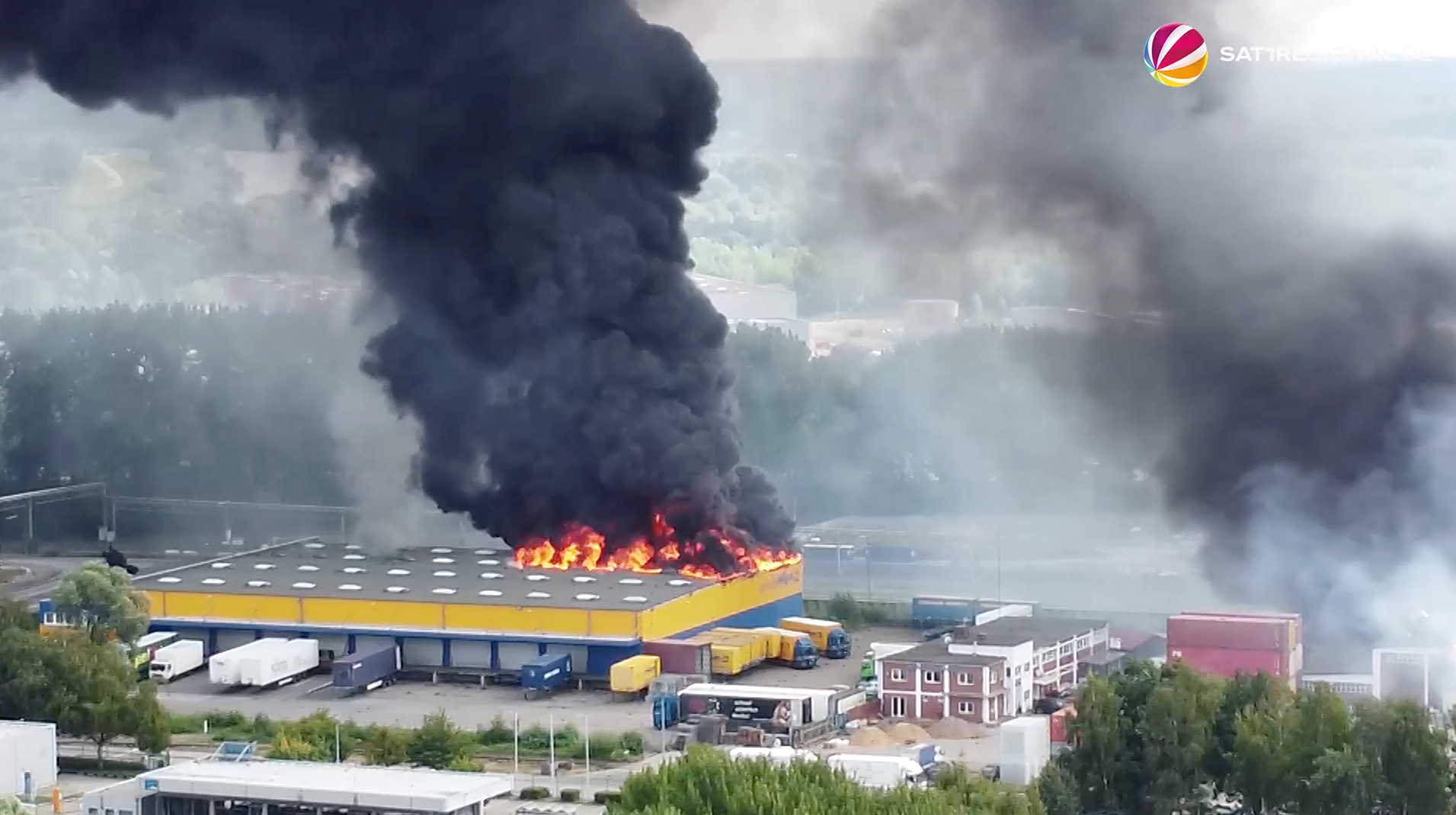Video: Sechs Verletzte bei Großbrand im Hamburger Hafen