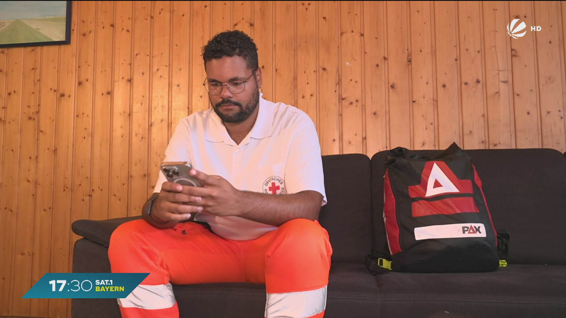 Rettungsdienst mit Humor: Sanitäter aus Bamberg erreicht Millionen auf Instagram