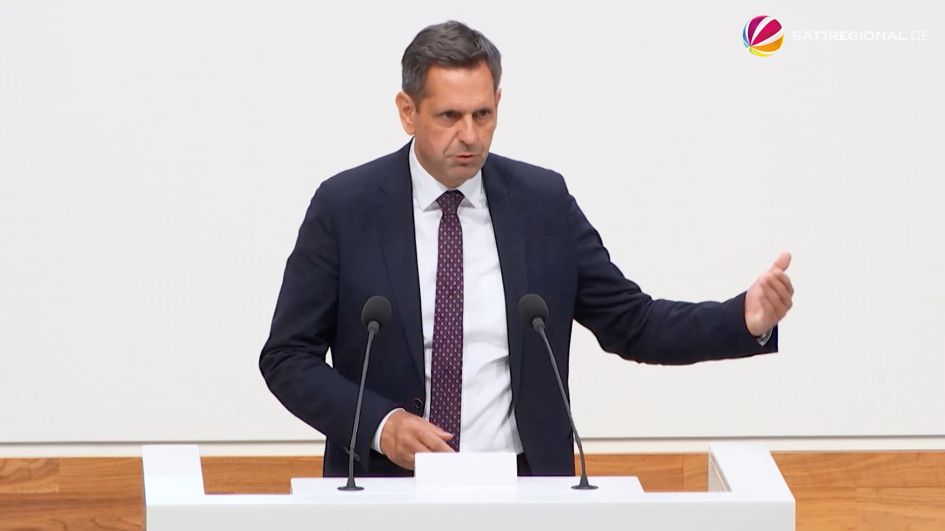 Video: Olaf Lies stellt sich offener Fragestunde im Niedersächsischen Landtag