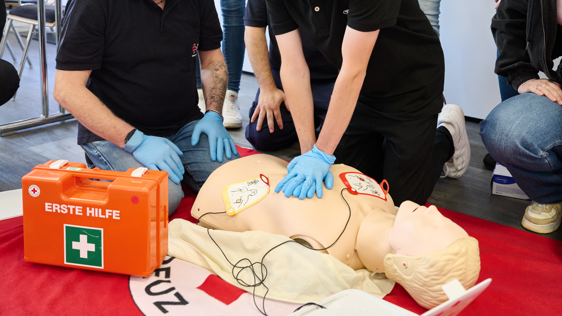 Video: Unsicherheit bei Erster Hilfe überwinden